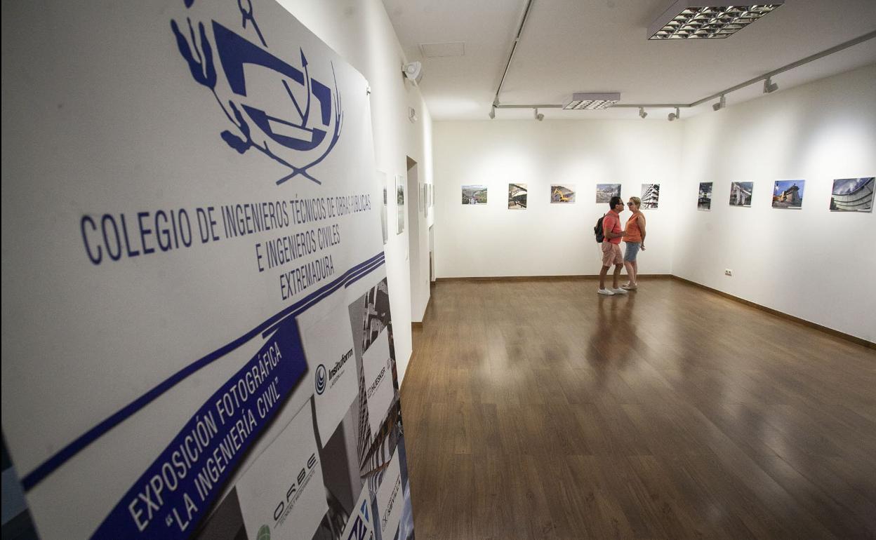 Exposiciones en Cáceres sobre la plaza Mayor y la ingeniería civil