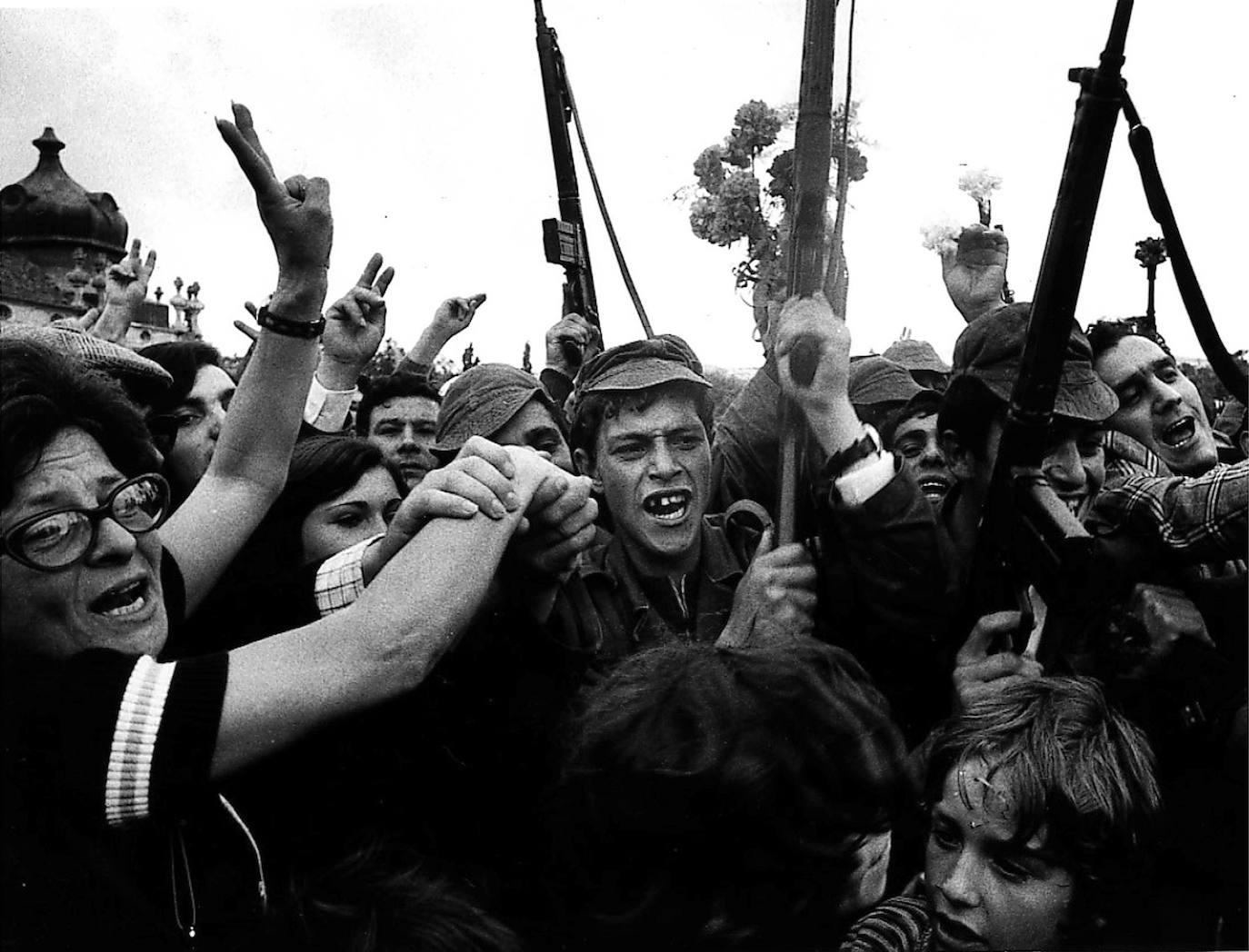 Revolución de los Claveles. 25 de abril de 1974 en Lisboa:: H OY