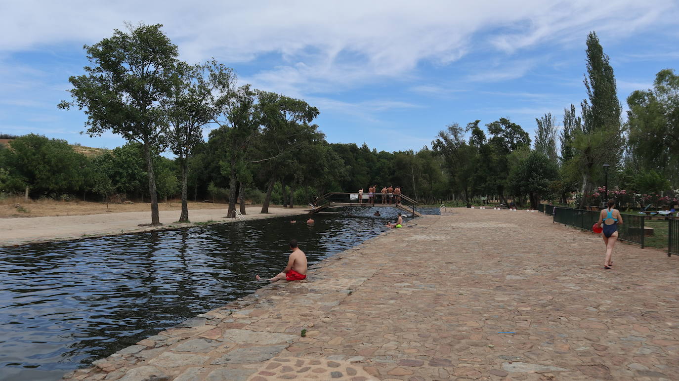 Fotos: La Codosera: una playa junto a un bosque