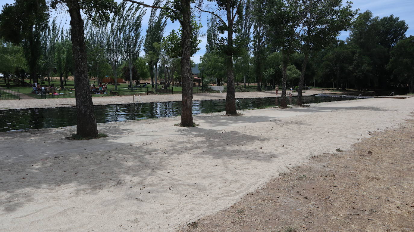 Fotos: La Codosera: una playa junto a un bosque