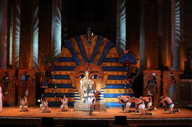 'La corte del faraón' sube la temperatura en el Festival de Mérida