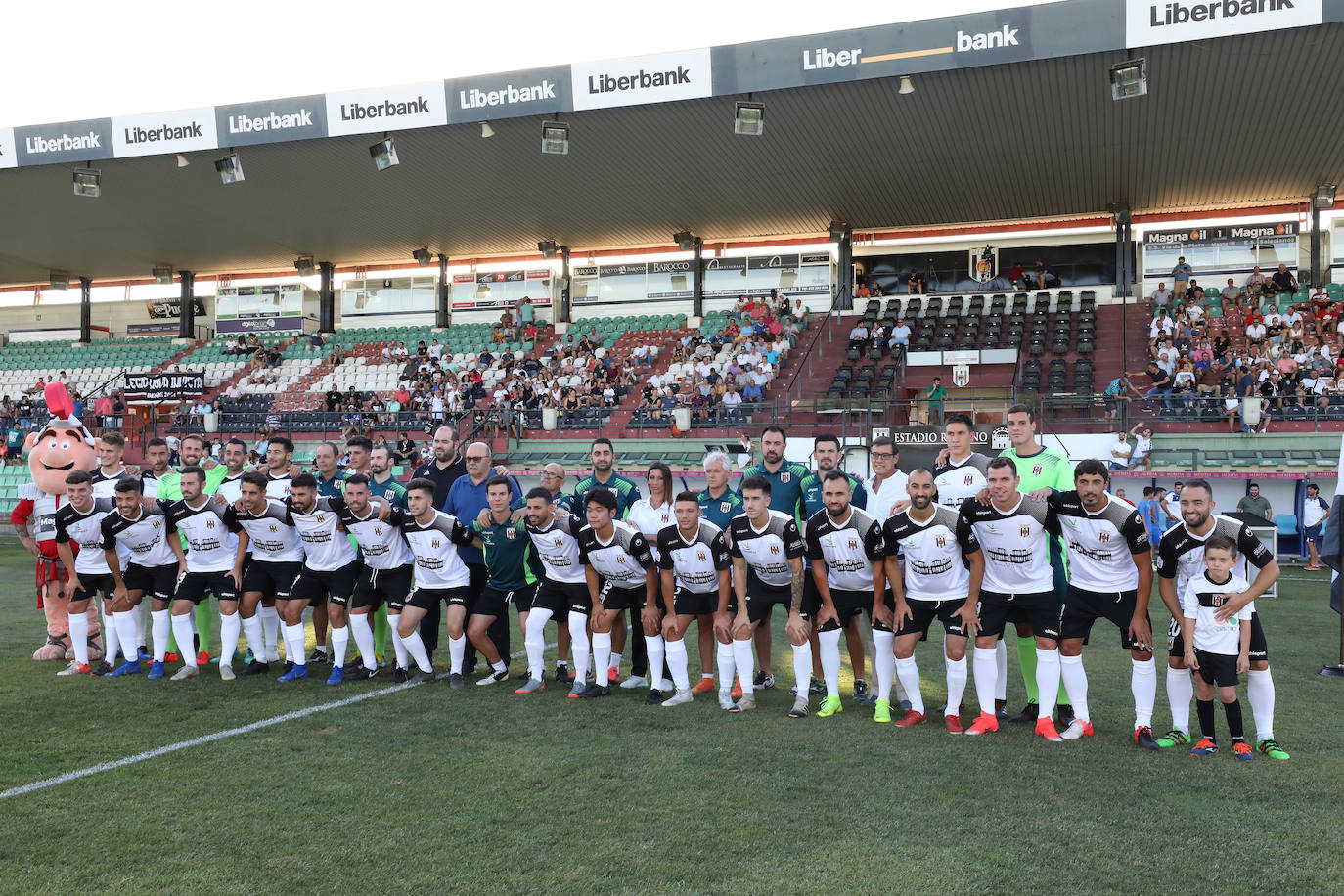 Fotos: Victoria del Mérida (3-0) ante el Villarrubia