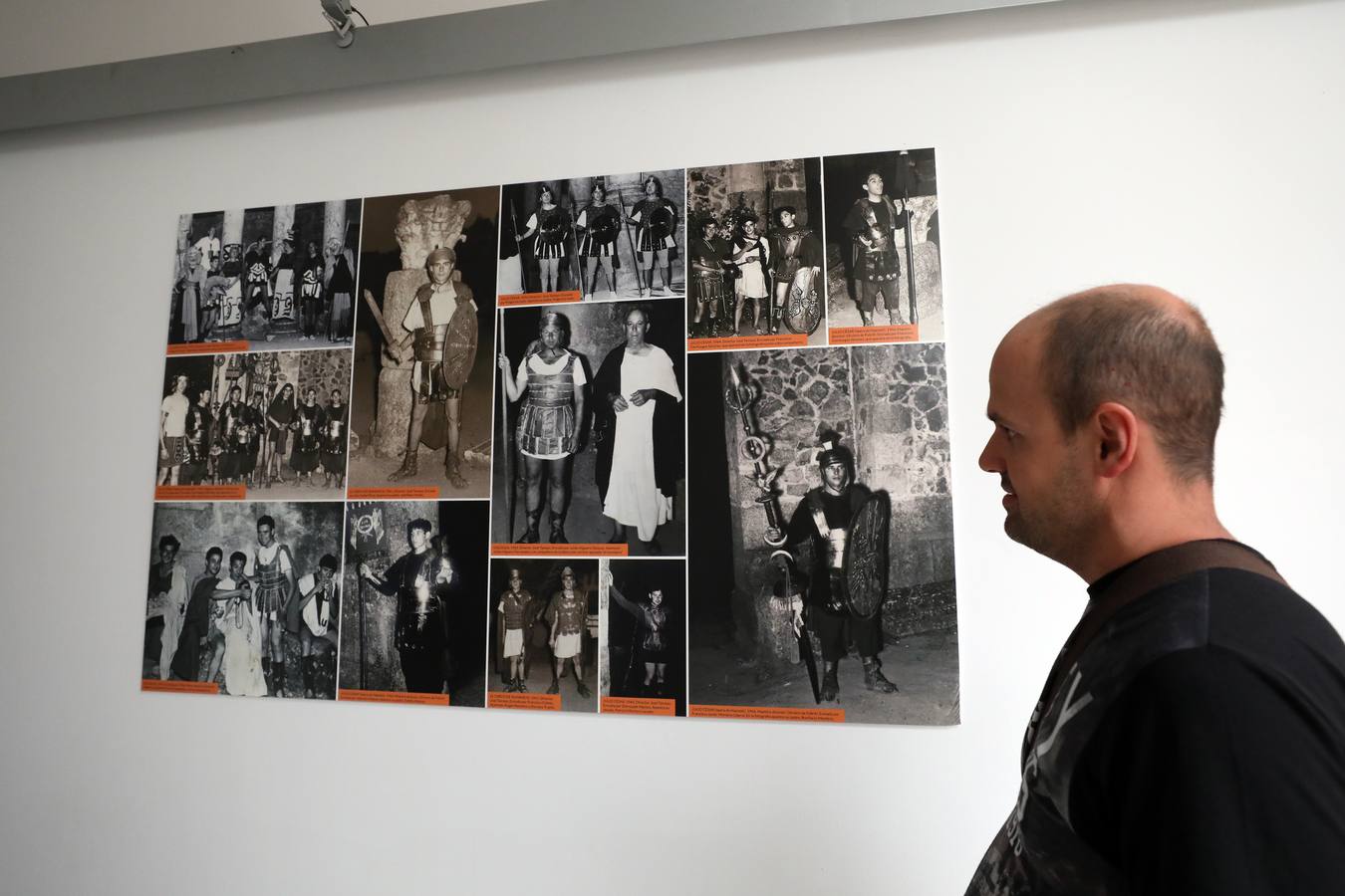 Fotos: Exposición que rinde homenaje a los figurantes del Festival de Mérida