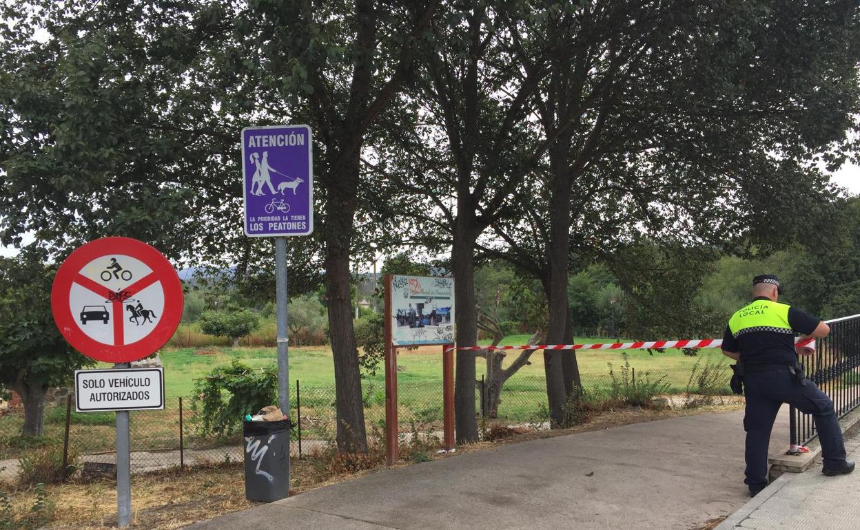 El fuerte viento obliga a cerrar los paseos fluviales y La Isla en Plasencia