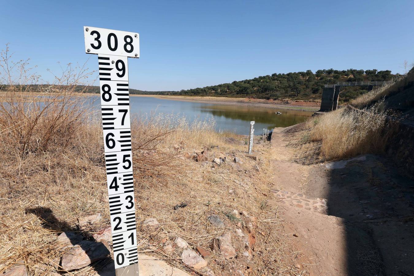 Fotos: Seis pueblos de la comarca de Mérida inician restricciones en el consumo de agua