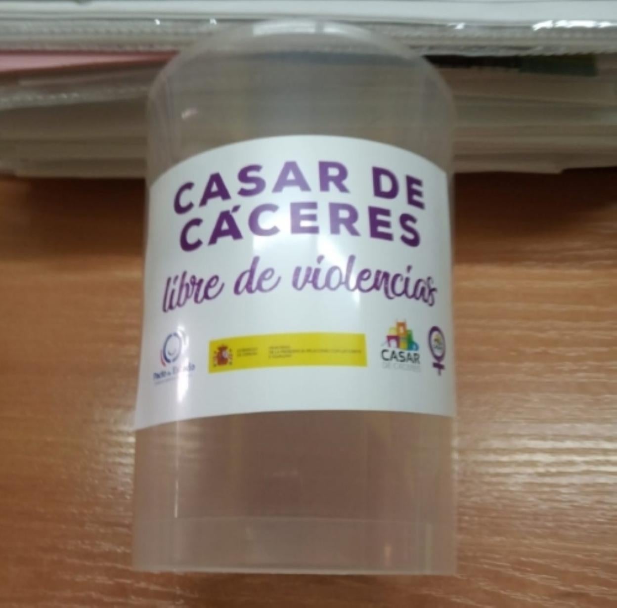 Vaso de plástico que será entregado a las peñas.