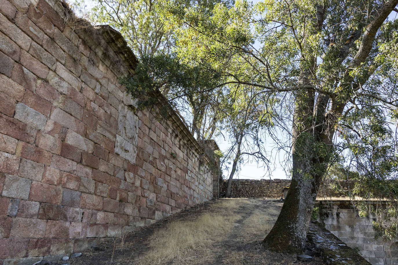 Fotos: Rincones con encanto: Abadía, una joya maltratada