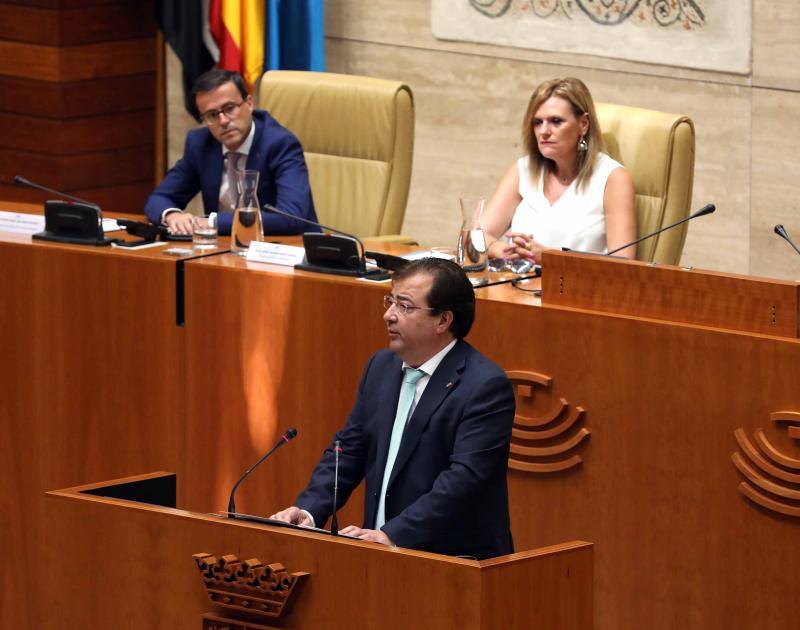 El presidente de la Junta incide en la mejora de las comunicaciones en el acto institucional del Día de Extremadura. 