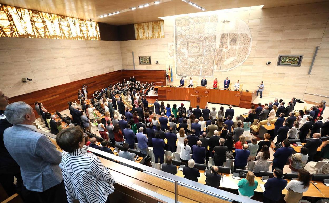 Acto institucional del Día de Extremadura en la Asamblea.