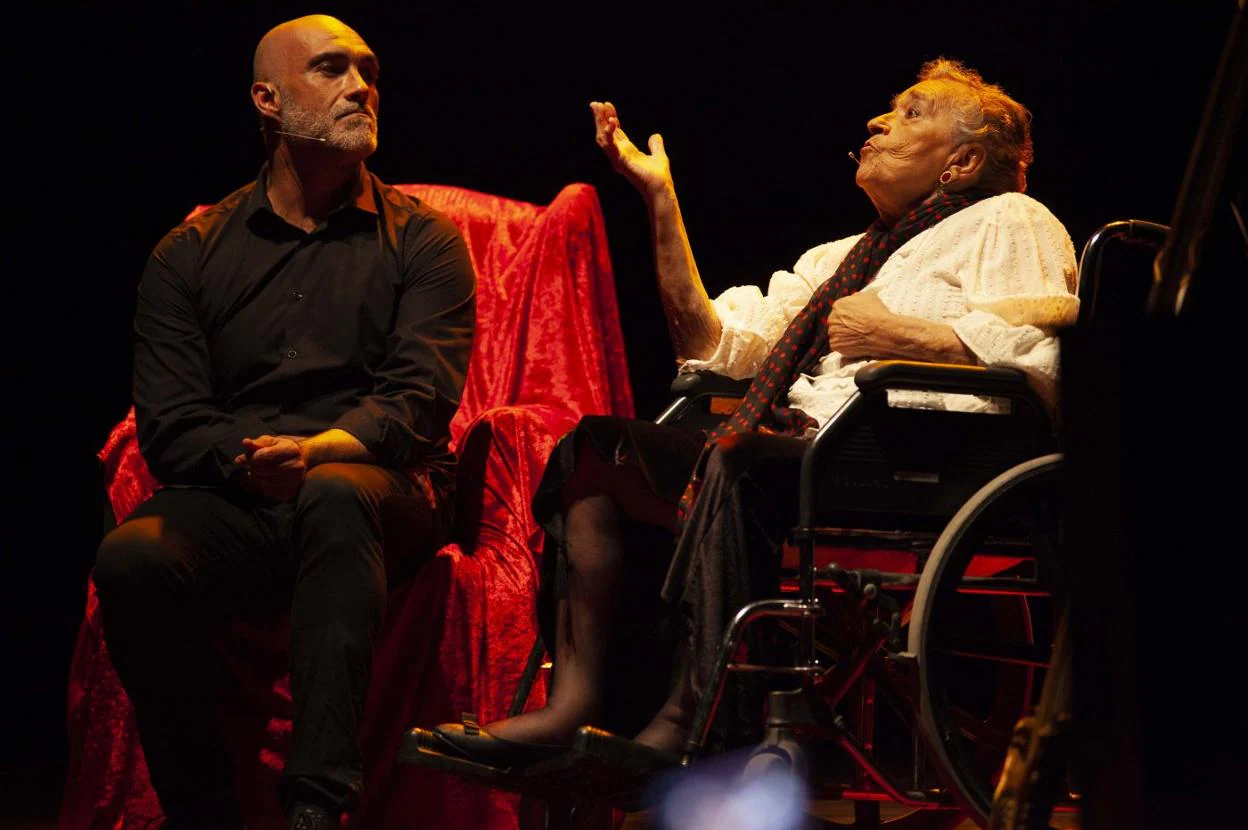 Paco Mora y Carmen Mora viven en Badajoz y han montado 'Flamenco para recordar'. :: HOY