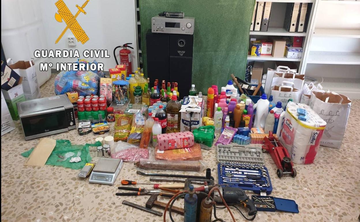 Un hombre y una mujer ingresan en prisión por varios robos cometidos en Logrosán