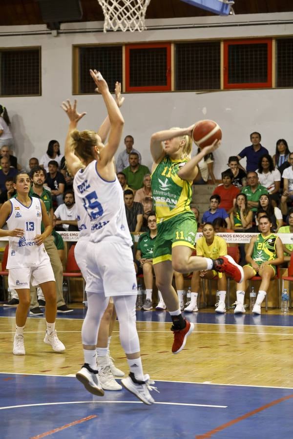 Fotos: Al-Qázeres cae ante Perfumerías Avenida