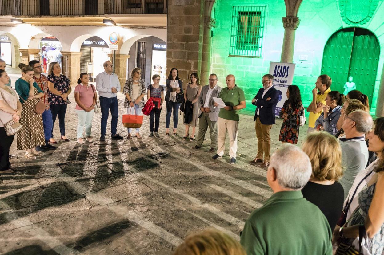 Mercadillo y concentración a favor del alzhéimer
