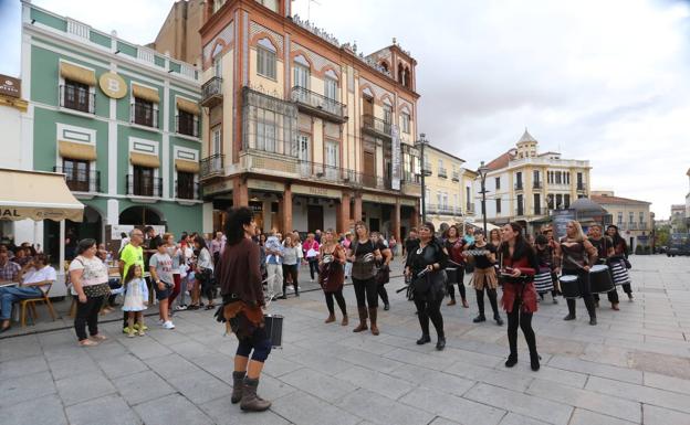 Imagen principal - Mérida se vuelca con su Noche del Patrimonio