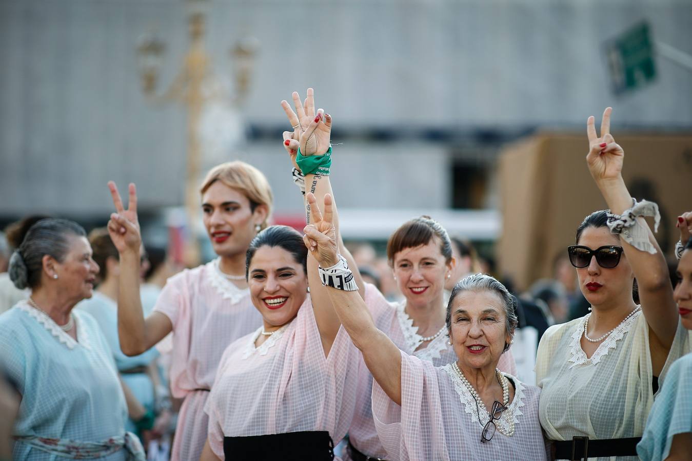 Fotos: &quot;Comando Evita&quot; celebra frente al congreso de Argentina el 72 aniversario del voto femenino