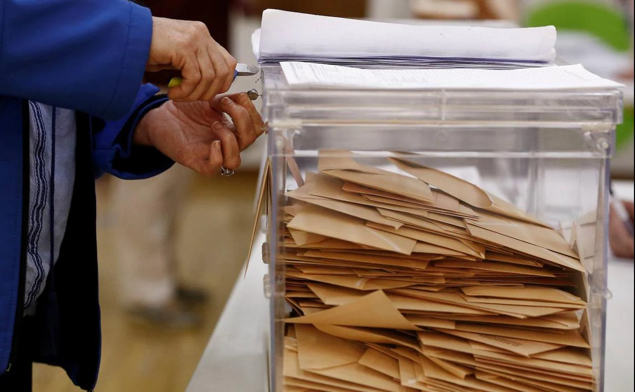 El censo electoral pierde más de mil extremeños en medio año