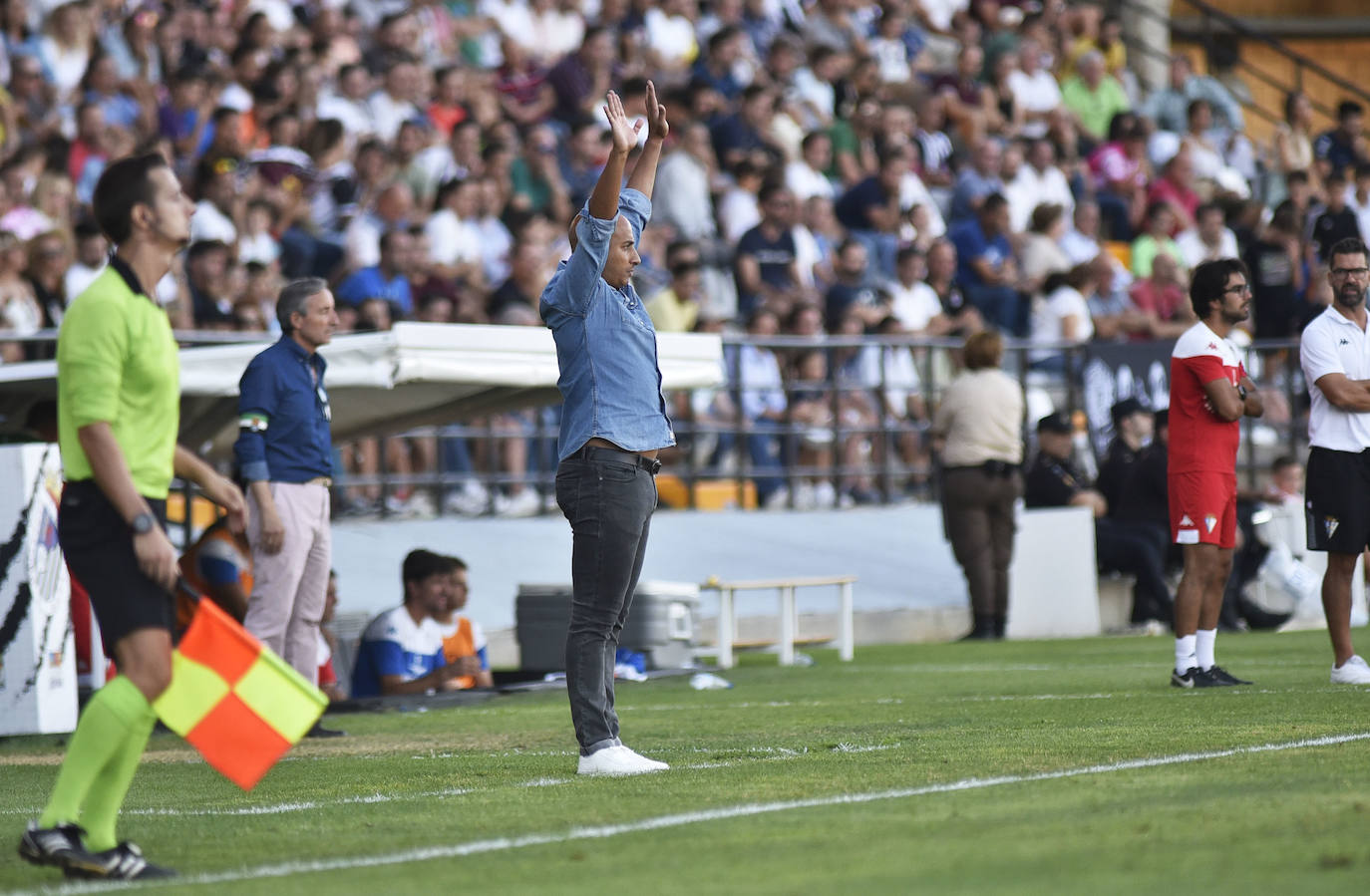 Fotos: Derrota del Badajoz ante el San Fernando