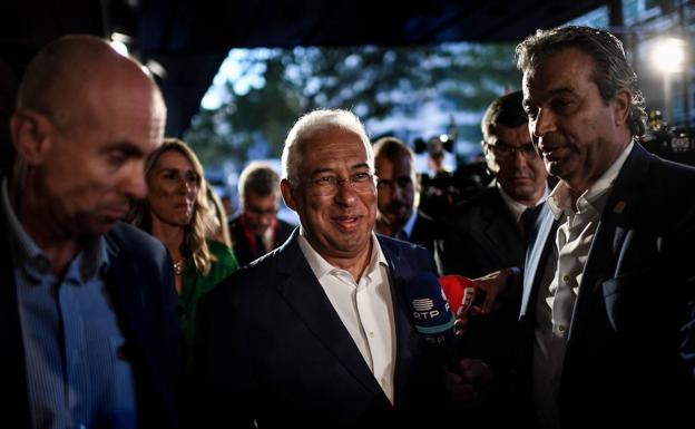 António Costa, sonriente tras conocer los resultados. 