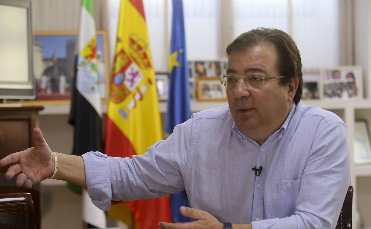 Vara asegura que los hospitales de Cáceres y Don Benito tendrán fondos europeos