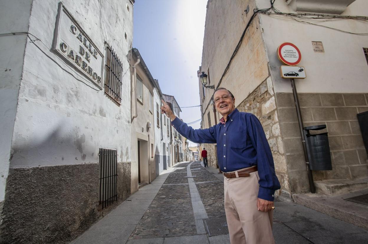 Franquete, al inicio de la calle Caleros, que protagonizará el novenario de 2020. :: jorge rey