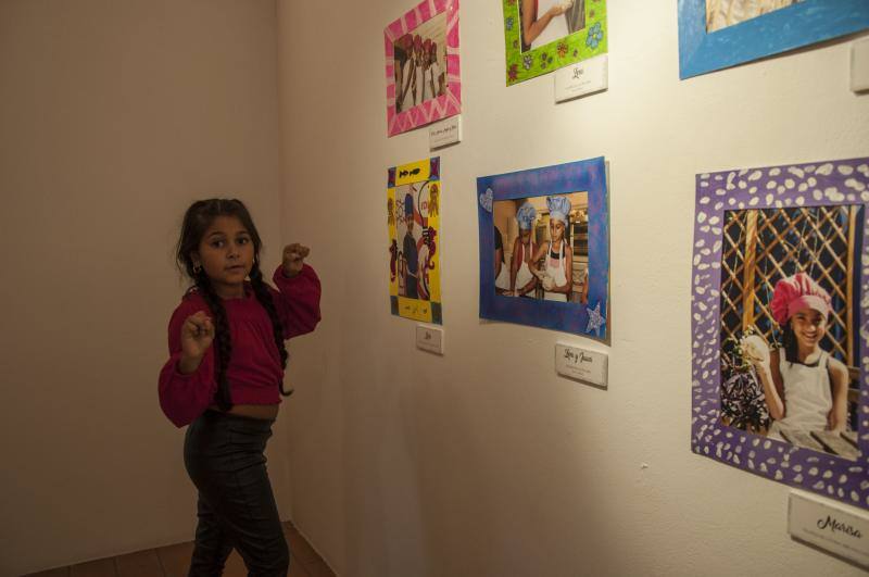 La muestra ha sido organizada por la asociación de mujeres gitanas Romis Calis Camelan Naquerar con motivo de las XXIII Jornadas Culturales Gitanas de Badajoz. 