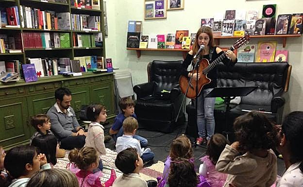 Ana Moríñigo ofrece un cuentacuentos musical en Tusitala:: HOY