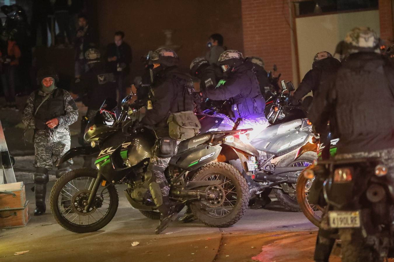 Fotos: Adeptos de Mesa y Morales se enfrentan en Bolivia por recuento de votos