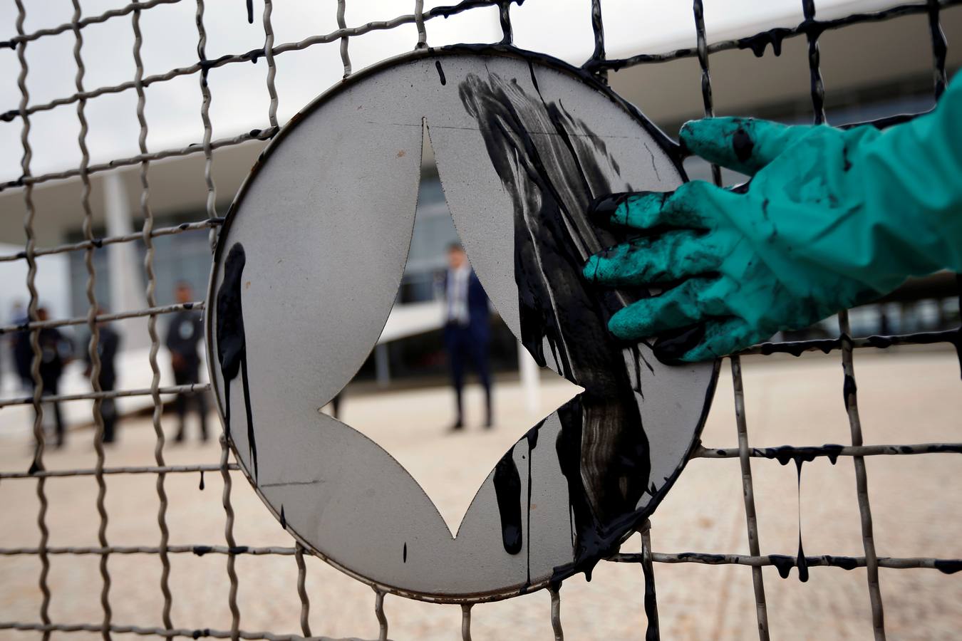 Fotos: Activistas de Greenpeace protestan contra las políticas ambientales del gobierno brasileño