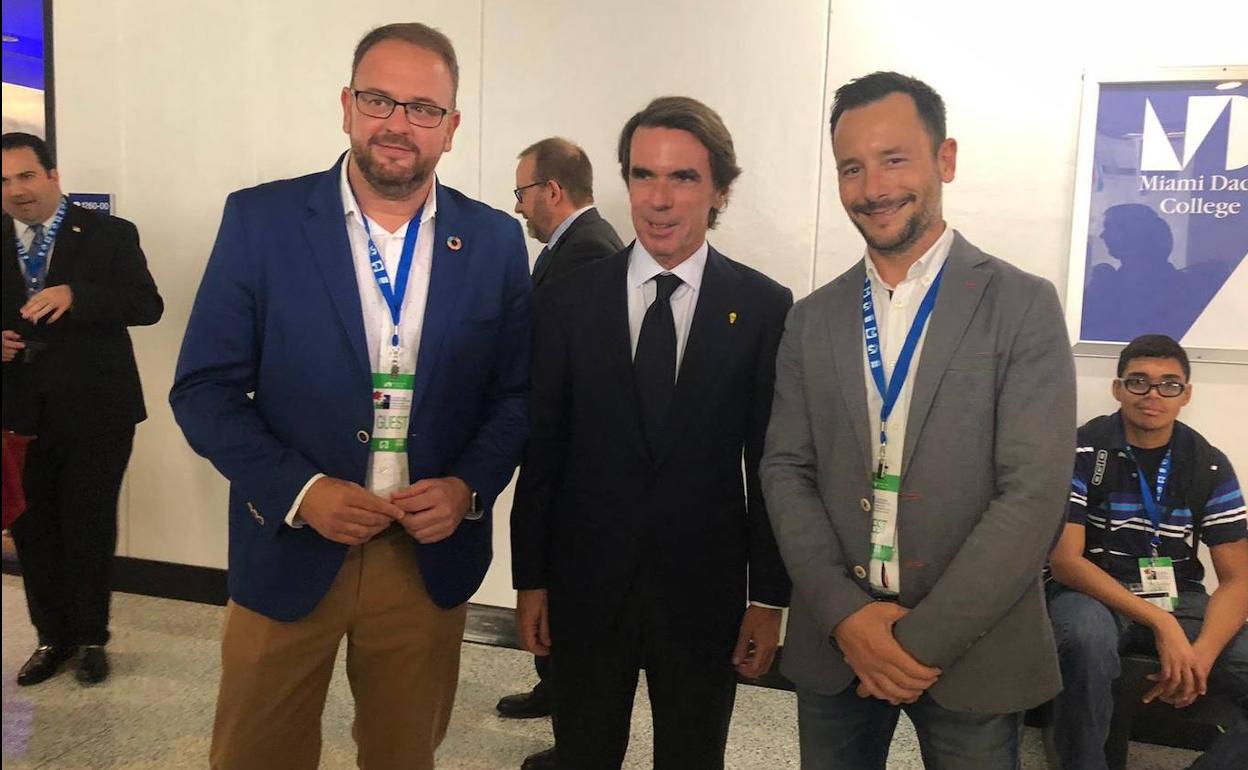 Antonio Rodríguez Osuna, José María Aznar y Rafa Ruiz. 