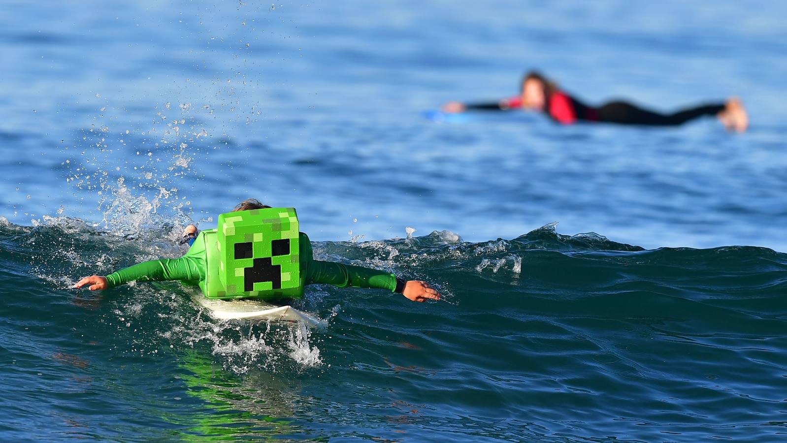 Fotos: Los surfistas celebran Halloween en California