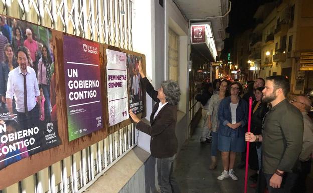 Pegada decarteles de Unidas Podemos en Mérida:.HOY