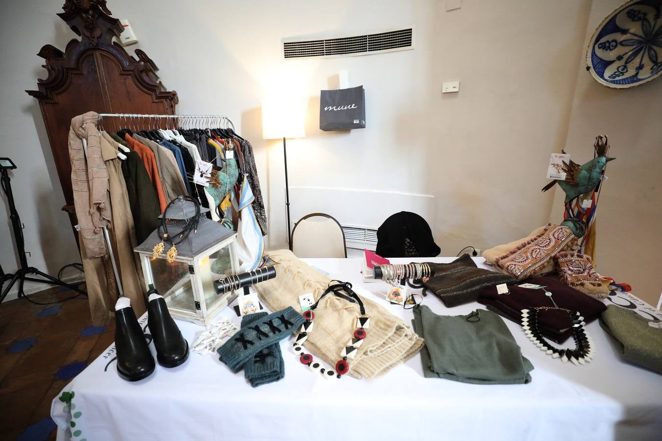 Fotos: El Parador acoge un mercadillo solidario contra el cáncer