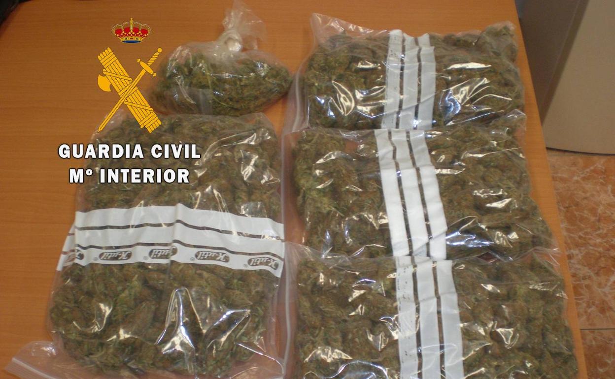 Dos detenidos con marihuana en sendas actuaciones en Navalmoral y Casatejada