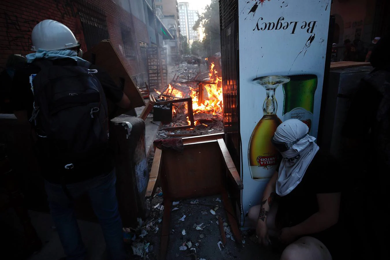 Fotos: Protestas sociales y huelga general agitan Chile con masivas movilizaciones