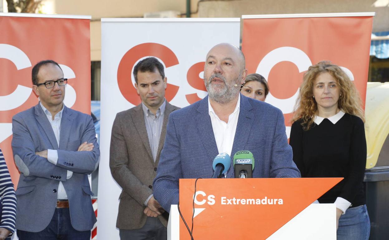 Francisco Alcántara, el día de su presentación como candidato a la Alcaldía de Cáceres el pasado 11 de abril. 