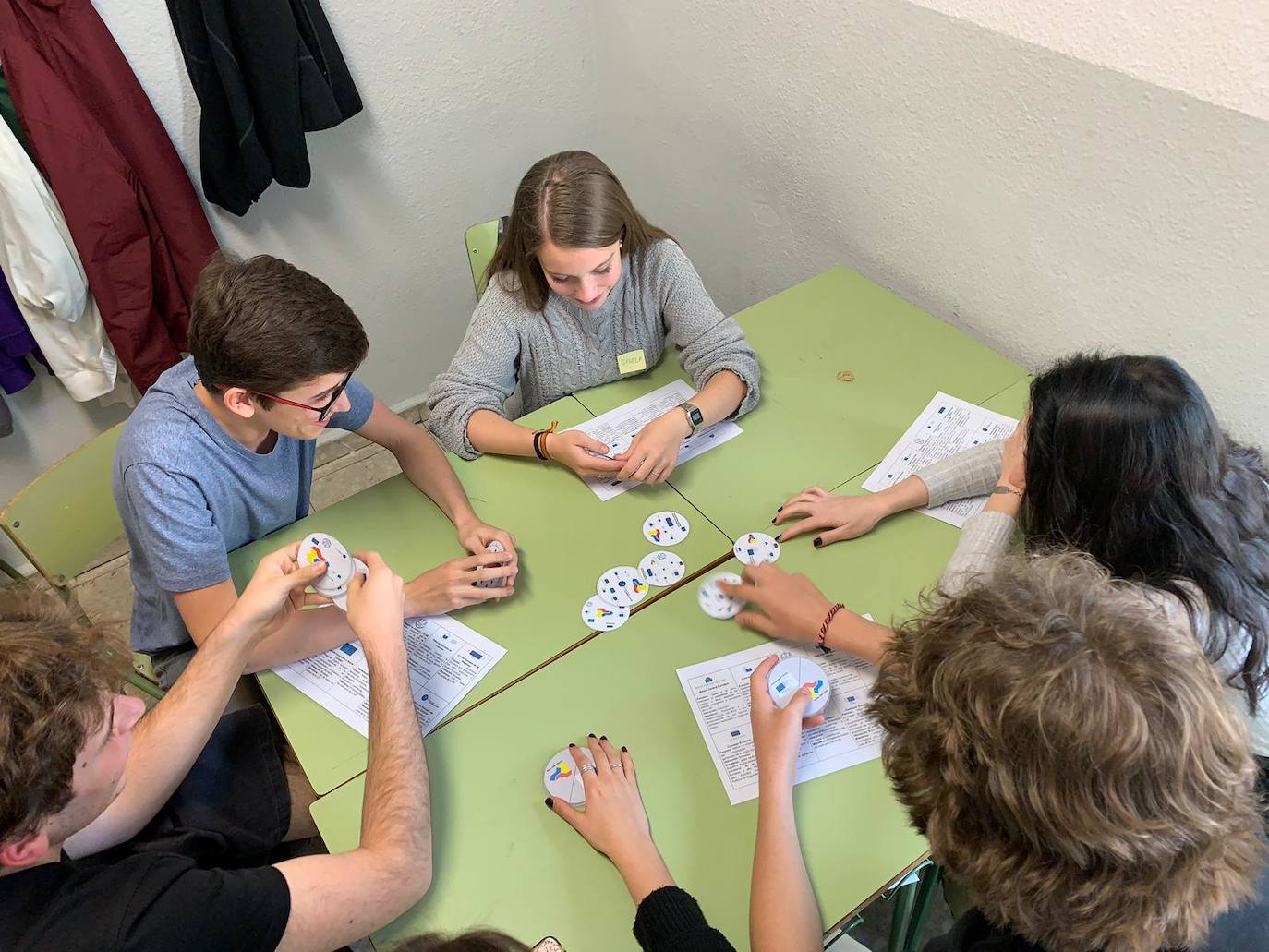 Creación y uso de juegos con información de la Unión Europea. 