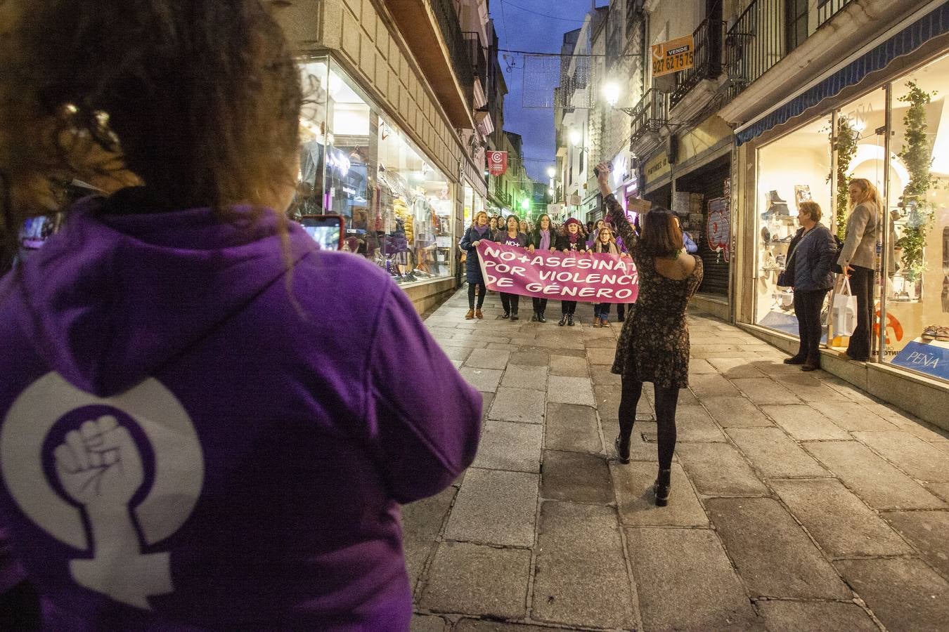 Manifestación contra la violencia de género en Cáceres