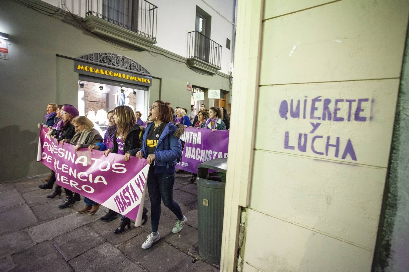 Manifestación contra la violencia de género en Cáceres