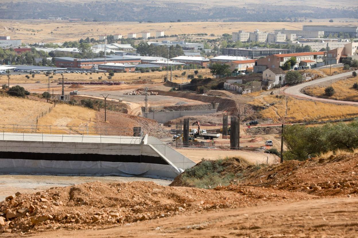 Obras de la Ronda Sureste, que cuenta con una partida en 2020 de 14,2 millones para finalizar los trabajos. :: hoy