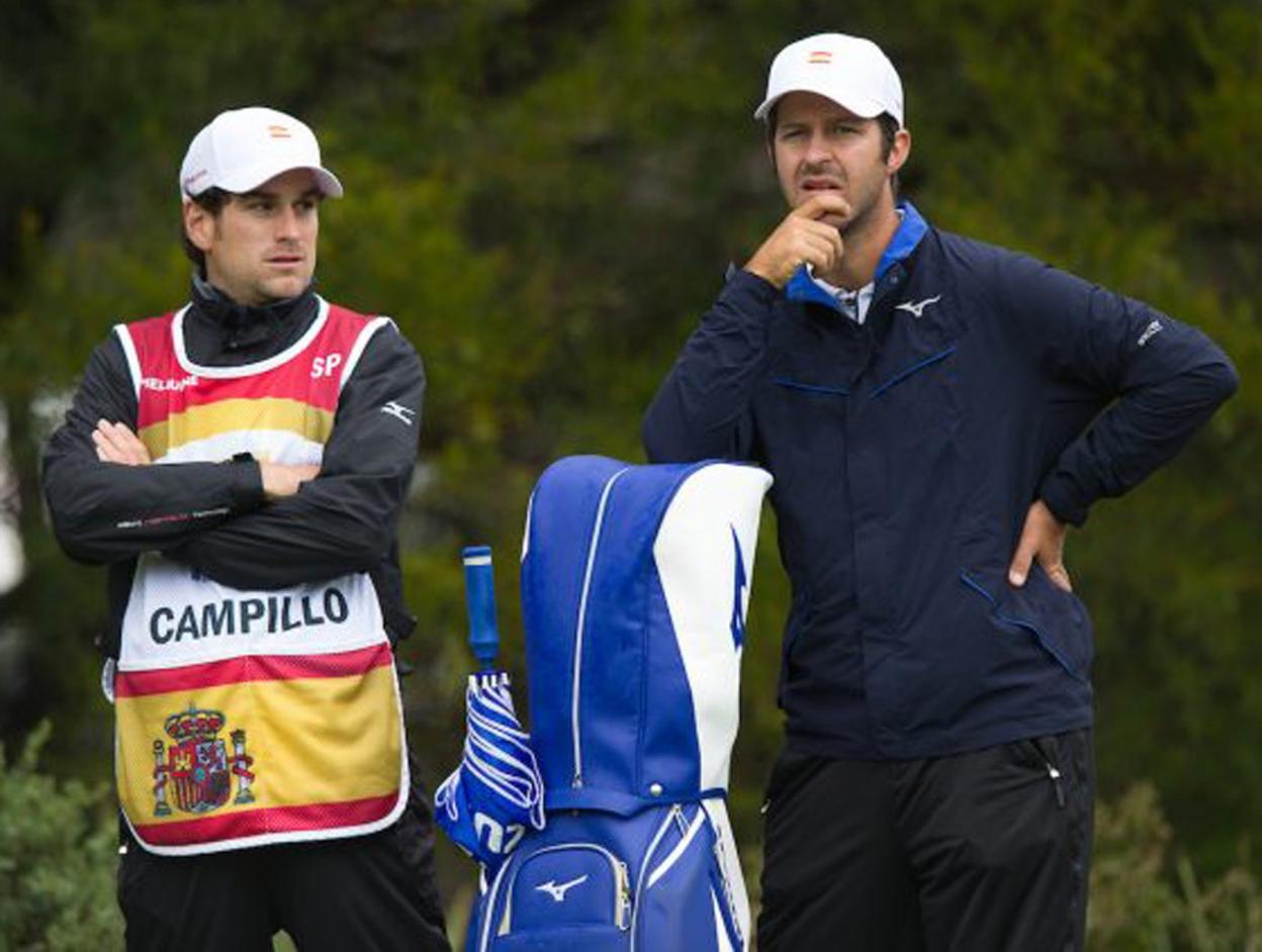 A la izquierda, Borja Martín Simo, ya excaddie de Jorge Campillo, golfista extremeño. :: ©Golffile 