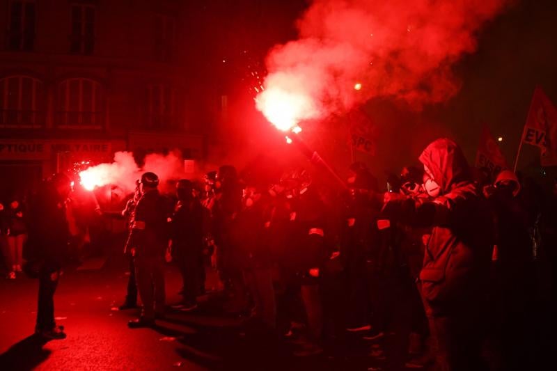 Fotos: Las calles francesas retumban contra Macron