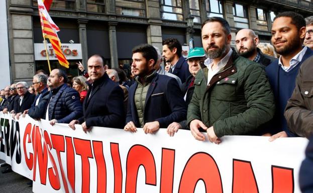 Apenas 1.500 personas se manifiestan a favor de la Constitución en Barcelona