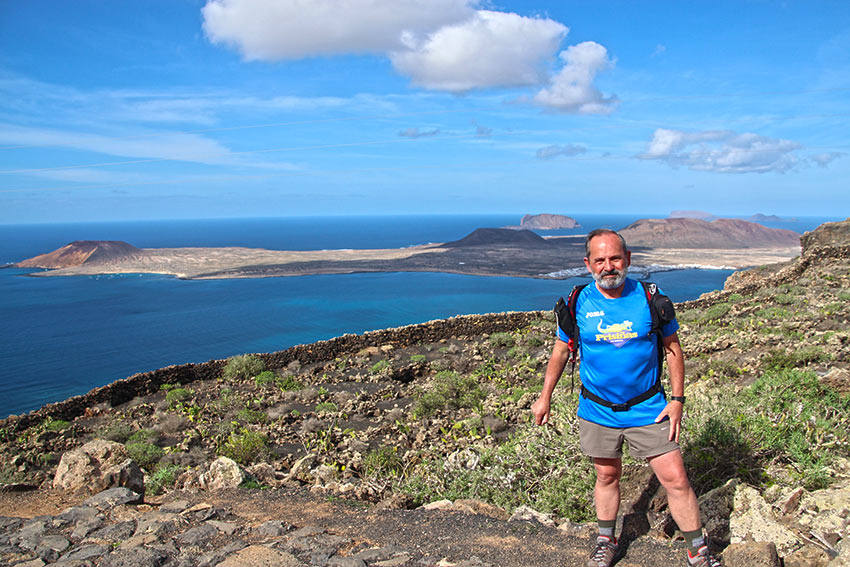 El concejal cacereño Teófilo Amores ha subido a pie 170 volcanes.