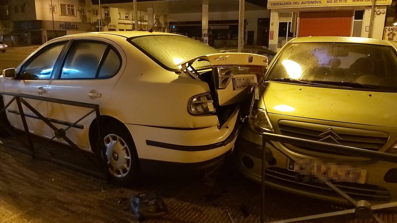 Fotos: Un conductor ebrio resulta herido en Plasencia al embestir a un vehículo en el que viajaban un hombre y su mujer embarazada