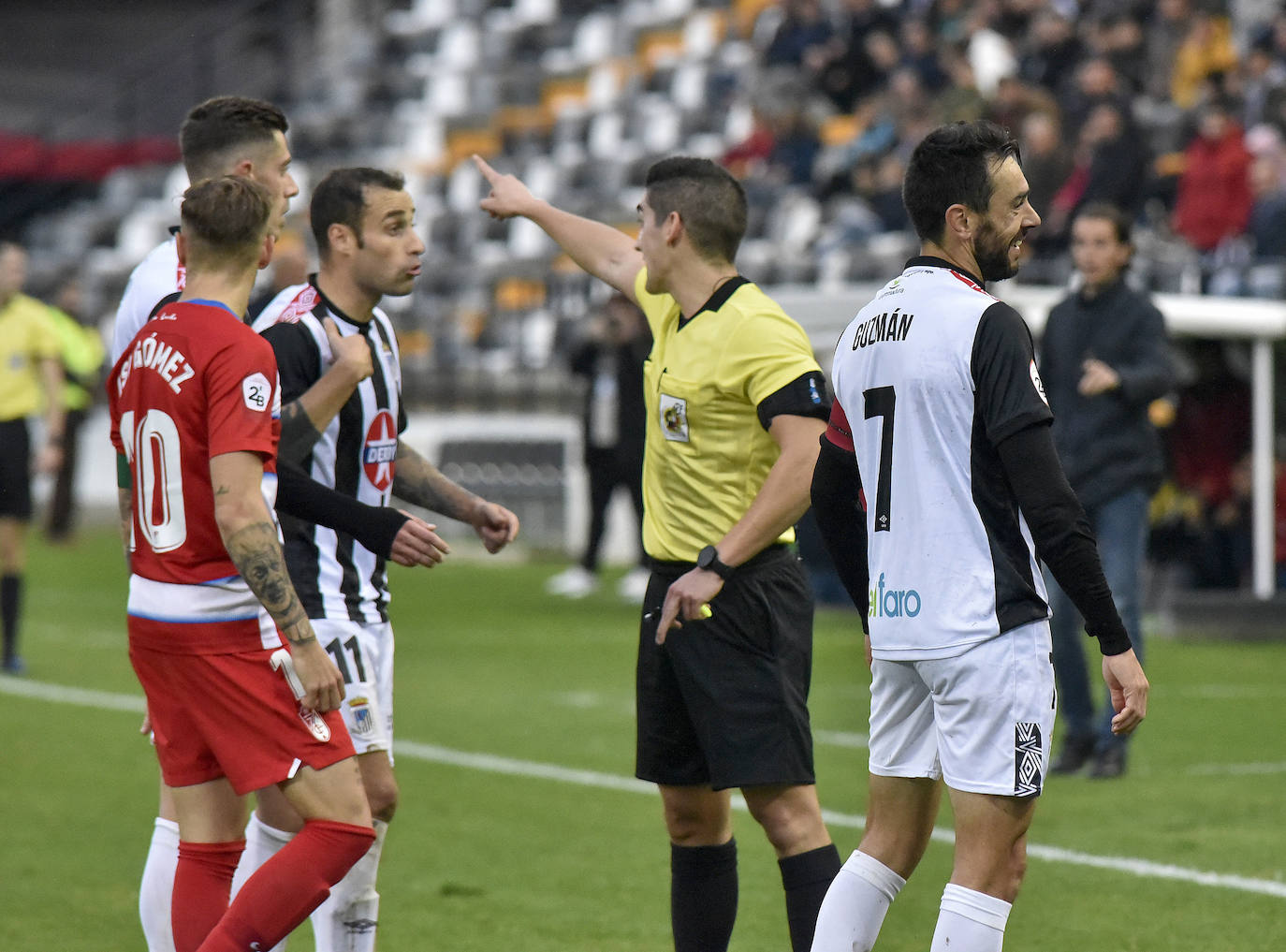 Fotos: El partido Badajoz 4 - 0 Granada B, en imágenes