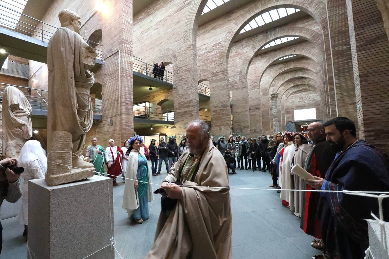 Fotos: El Museo de Arte Romano acoge la fiesta de la Saturnalia