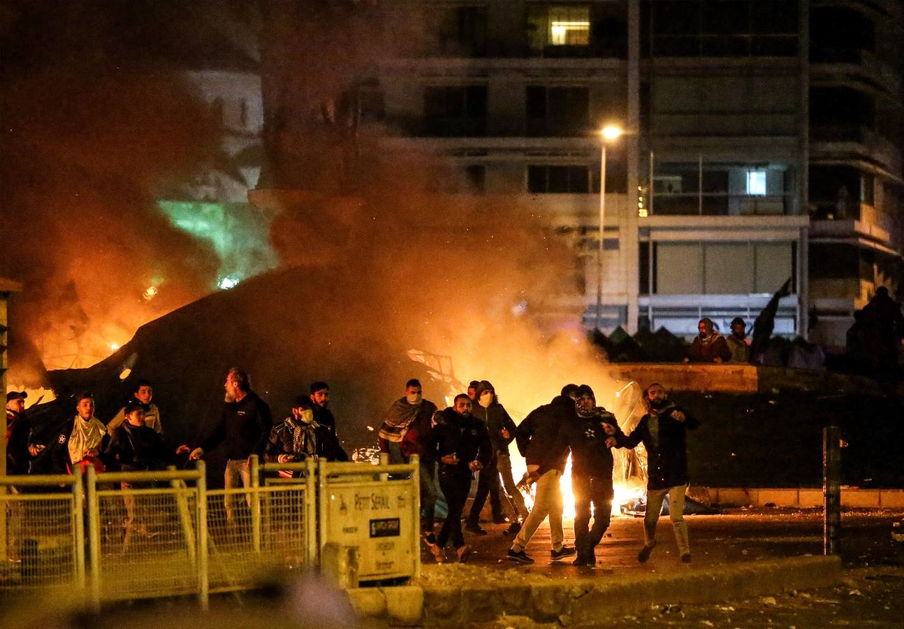Fotos: Enfrentamientos entre policías y manifestantes en Beirut
