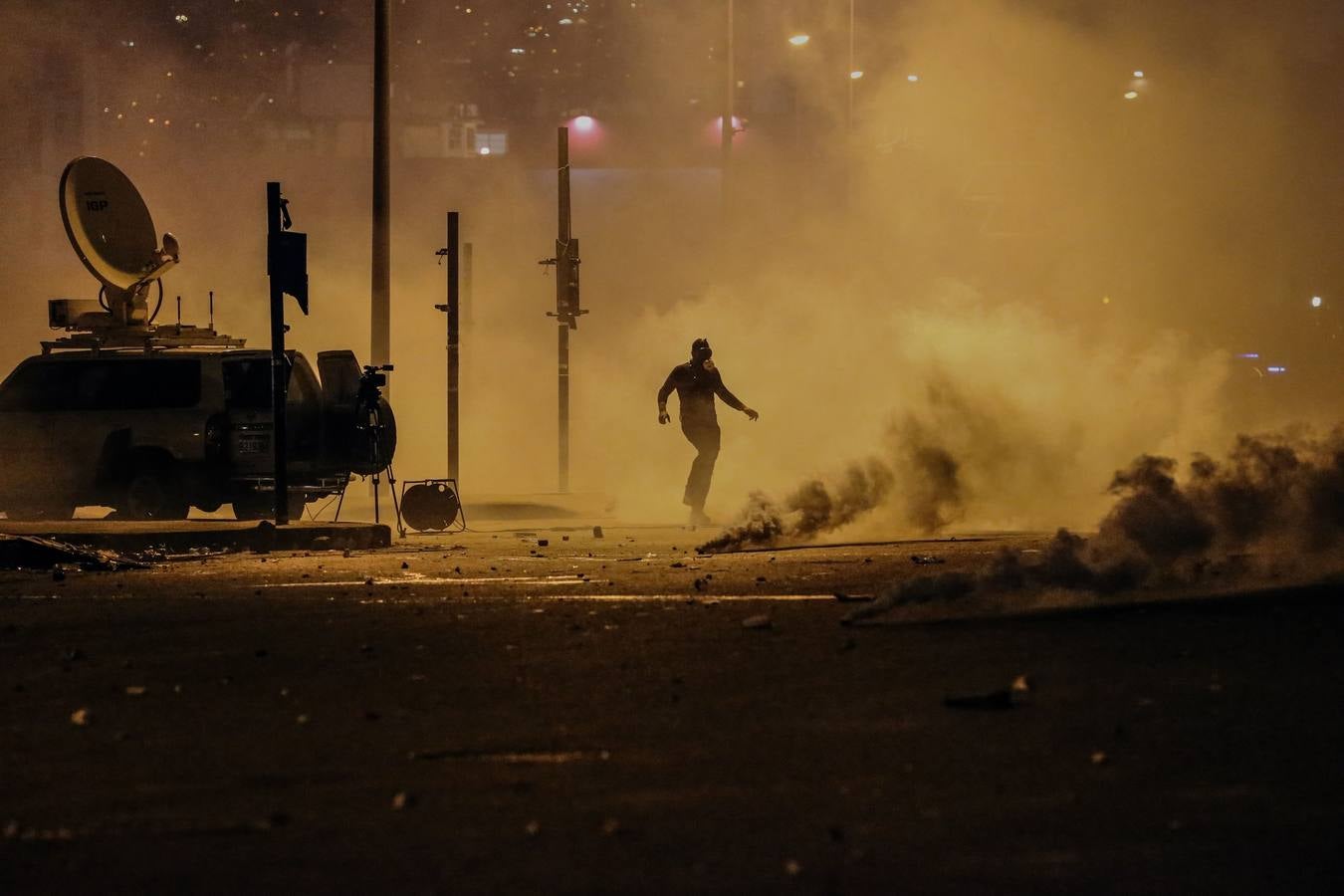 Fotos: Enfrentamientos entre policías y manifestantes en Beirut