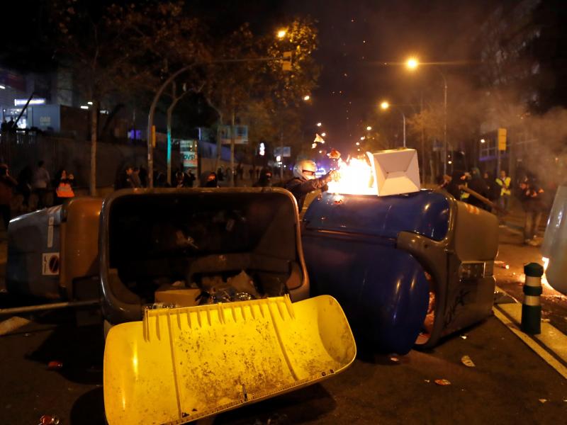 Fotos: La protestas en la preia del clásico, en imágenes