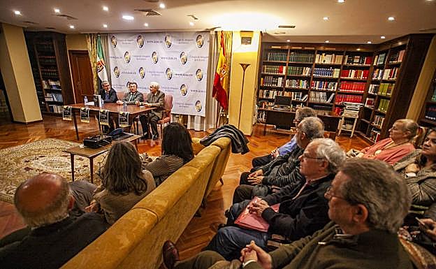 Imagen principal - Música al fresco y un calendario muy animal